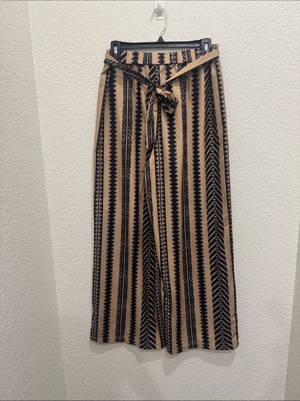 SHEIN Black & Tan Wide Leg Pants